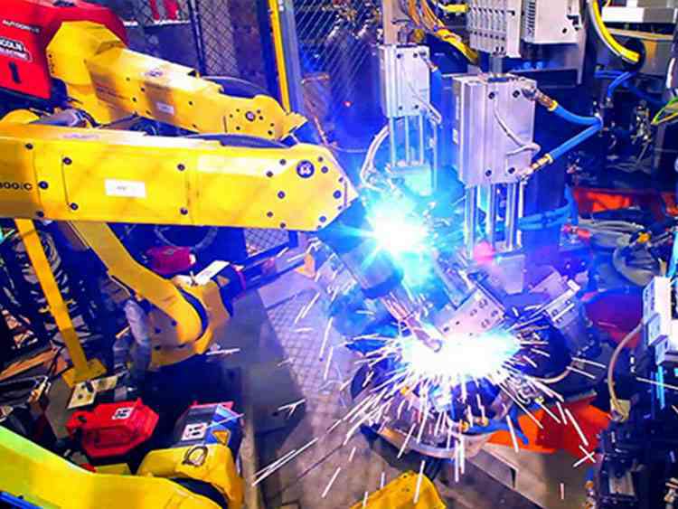 中小型钣金加工厂中引进焊接机器人的注意点-中山hg皇冠手机官网(中国)有限公司